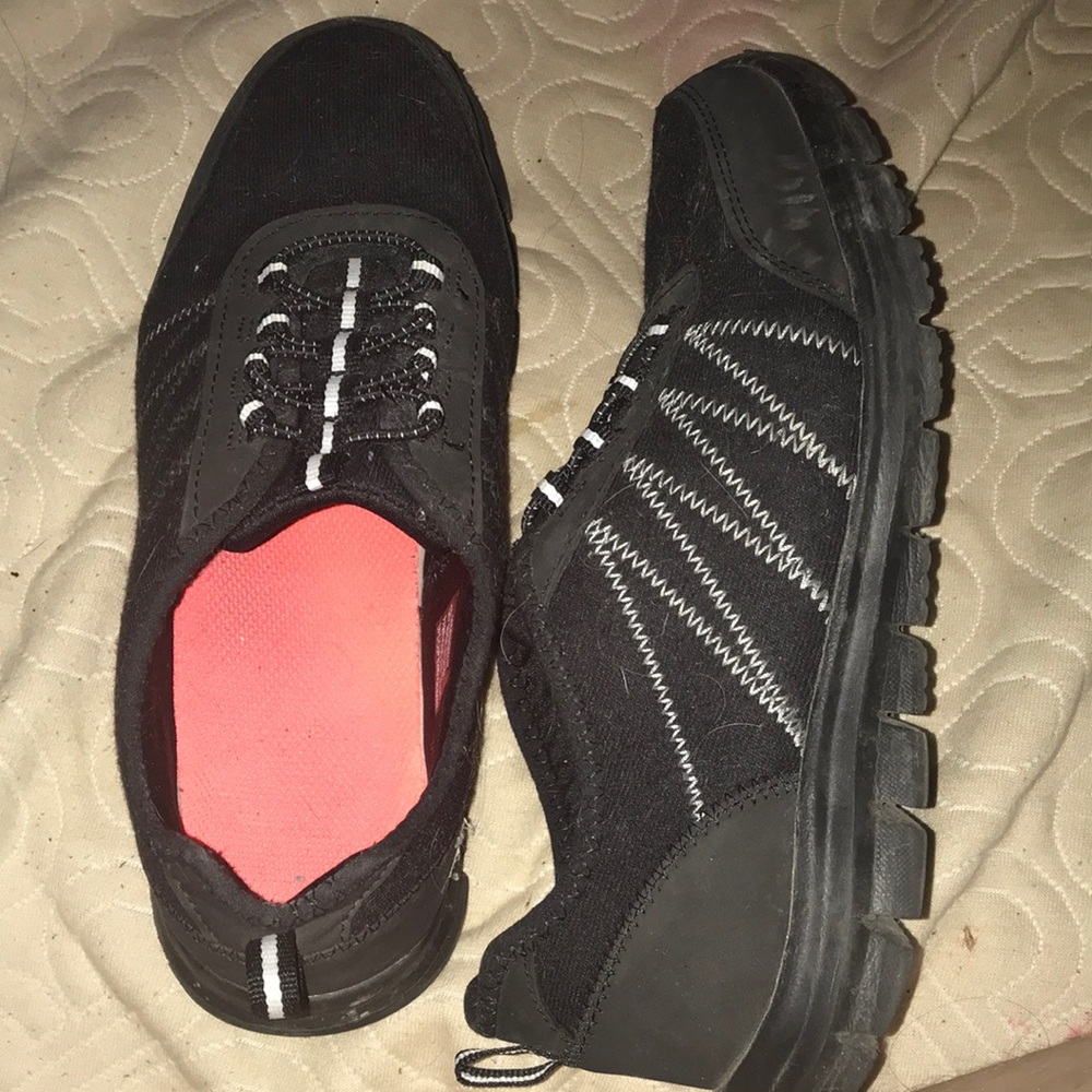 Women’s running shoes